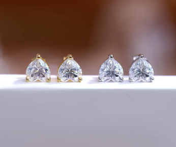 S925 Heart Cut Synthetic Moissanite Heart Shape Solitaire Stud Earrings