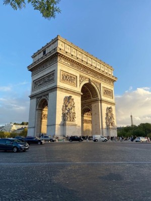 7-Day Romantic Tour for Two in Paris