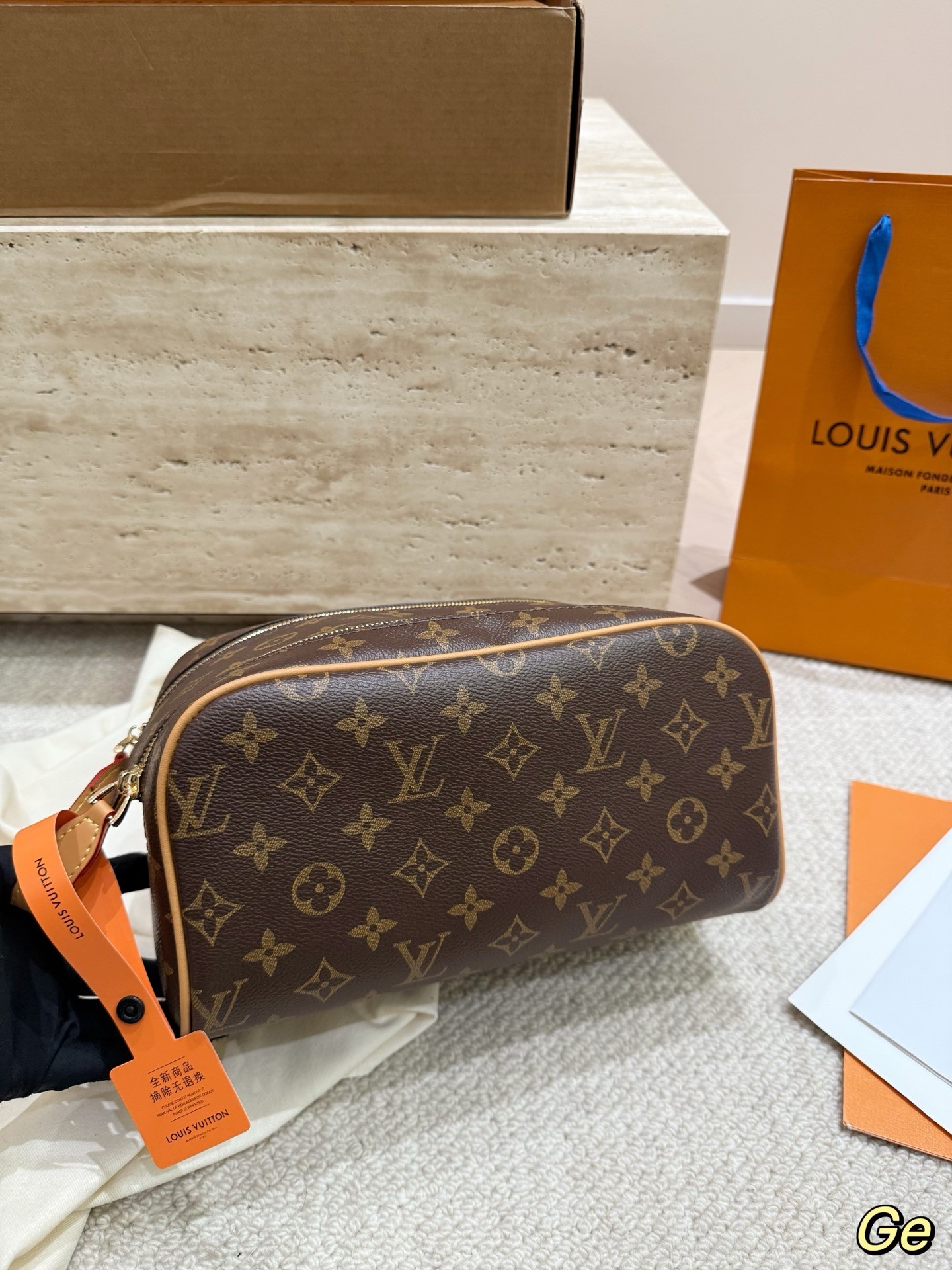 （Louis Vuitton） Dopp Kit