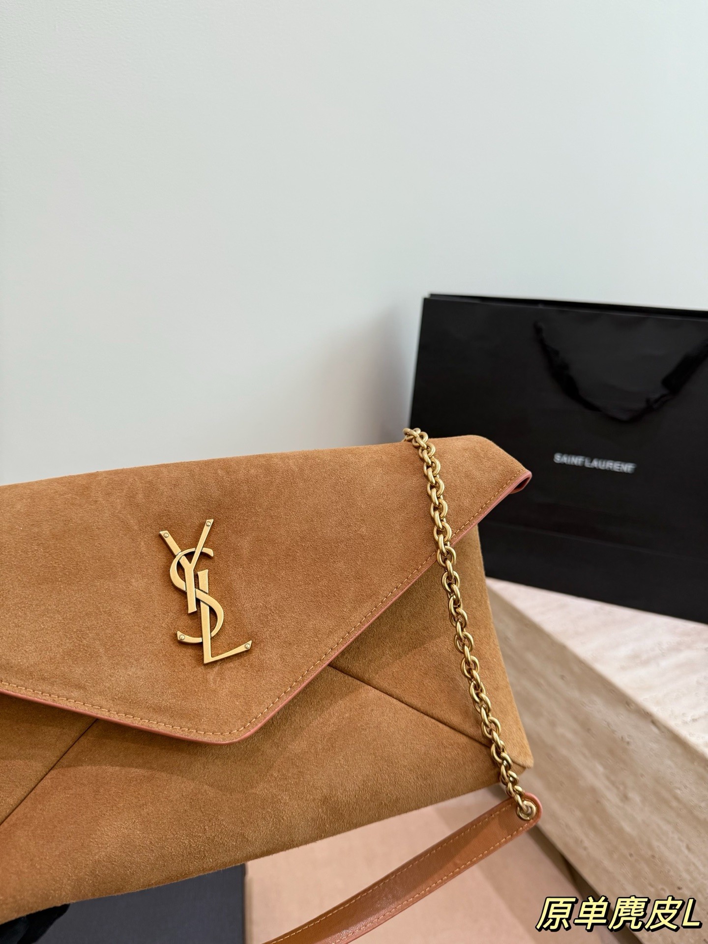 (Saint Laurent) Le Cassandre Large Suede Chain Clutch