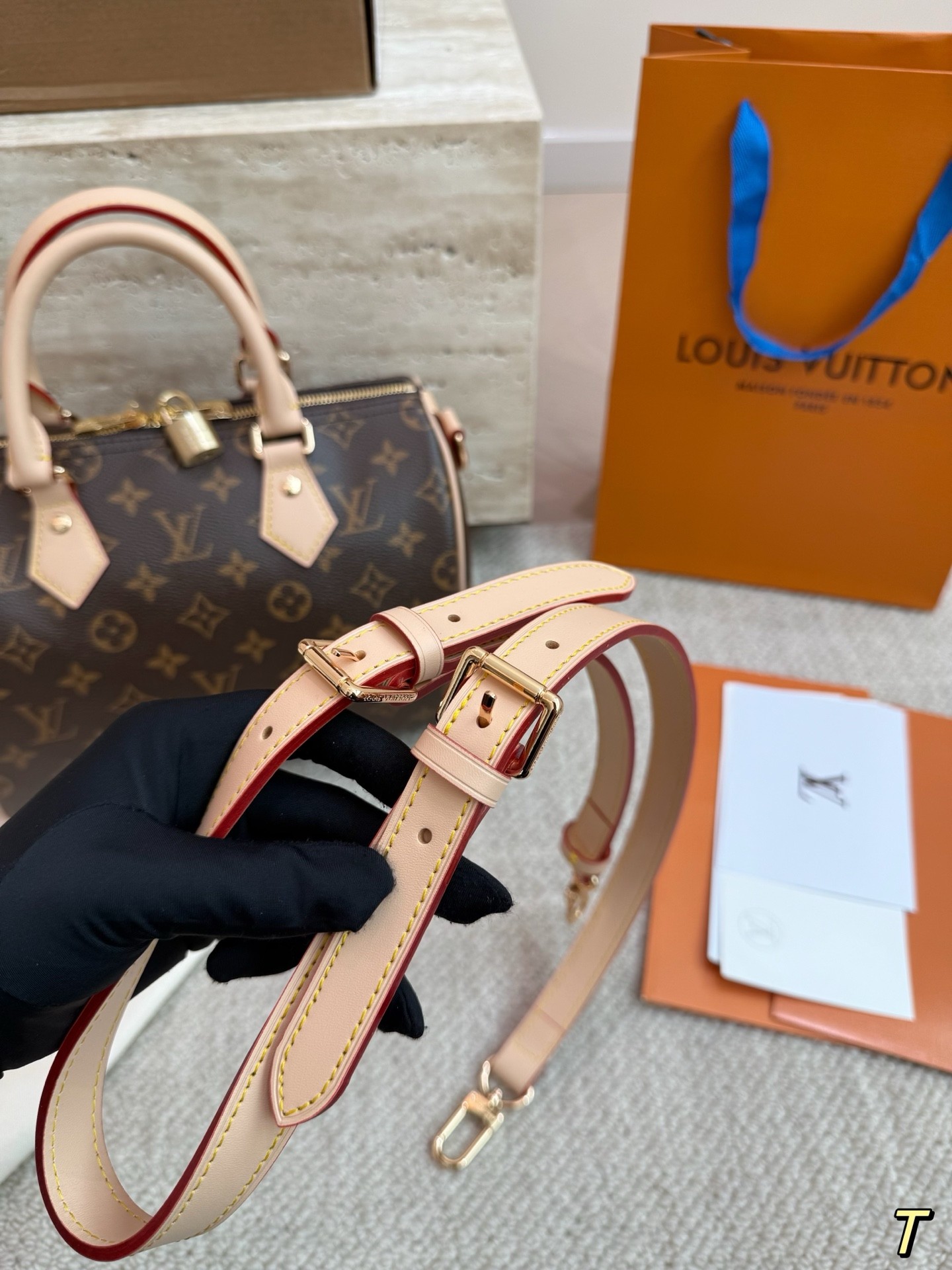 （Louis Vuitton）Monogram Speedy Bandoulière