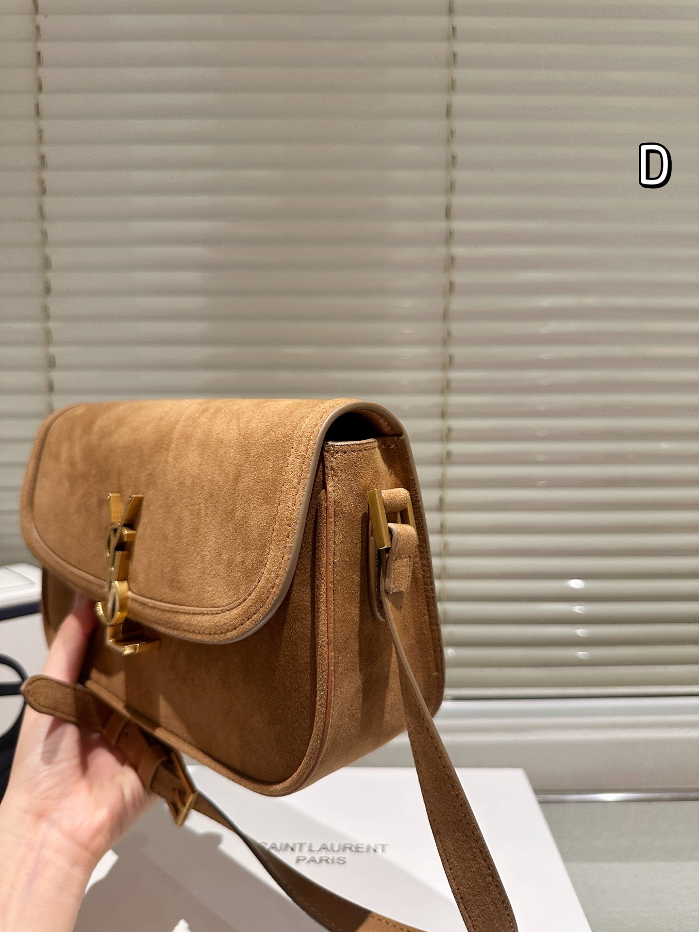 Sac à bandoulière moyen en daim Saint Laurent Solferino
