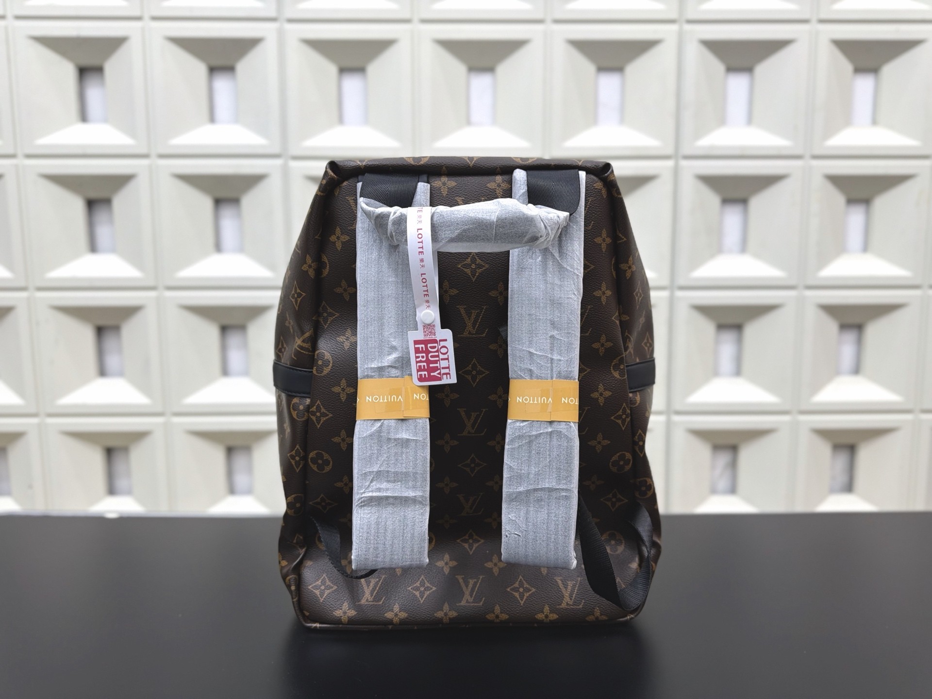 (Louis Vuitton) Discovery