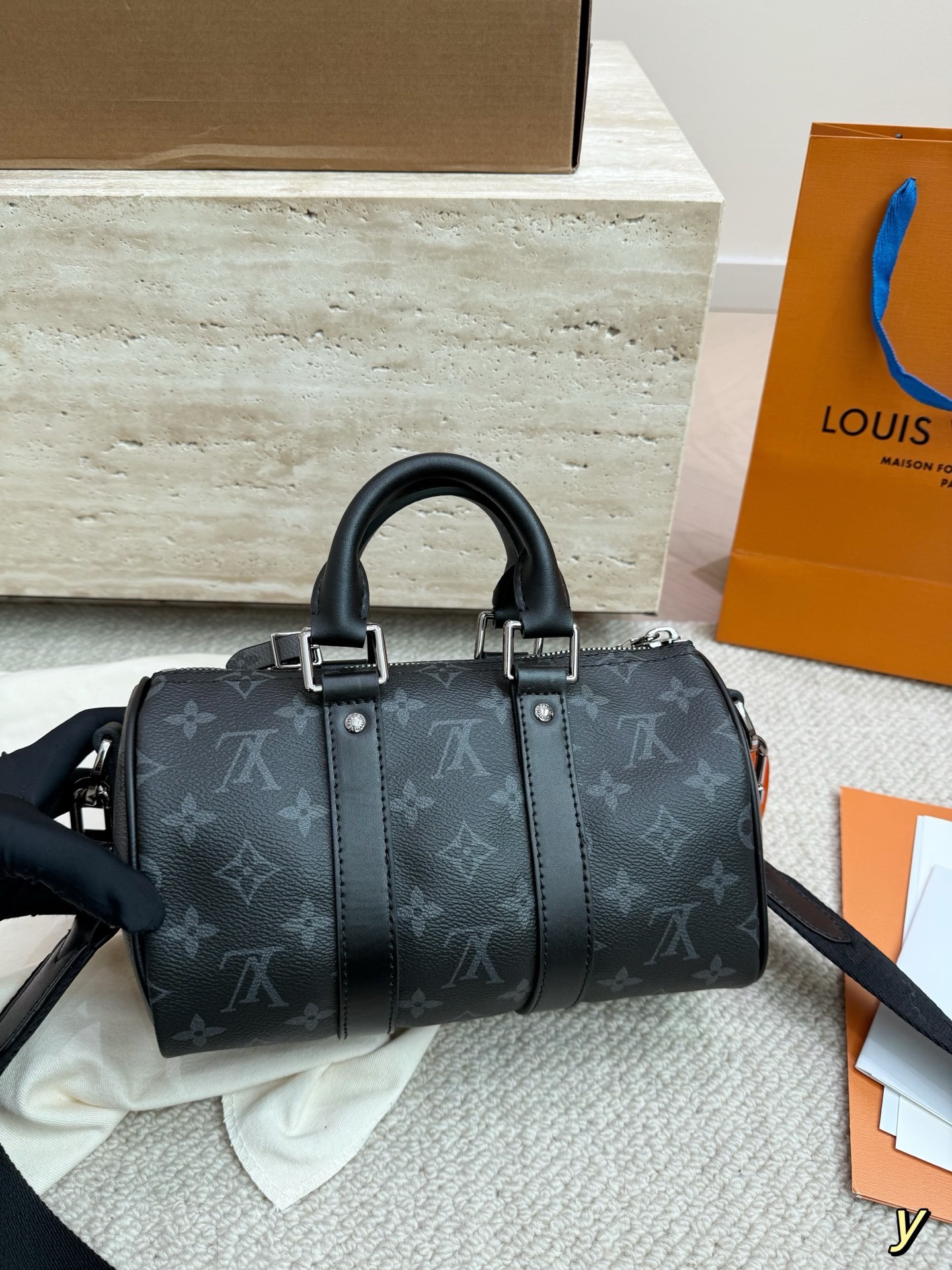 （Louis Vuitton）Keepall Bandoulière 25