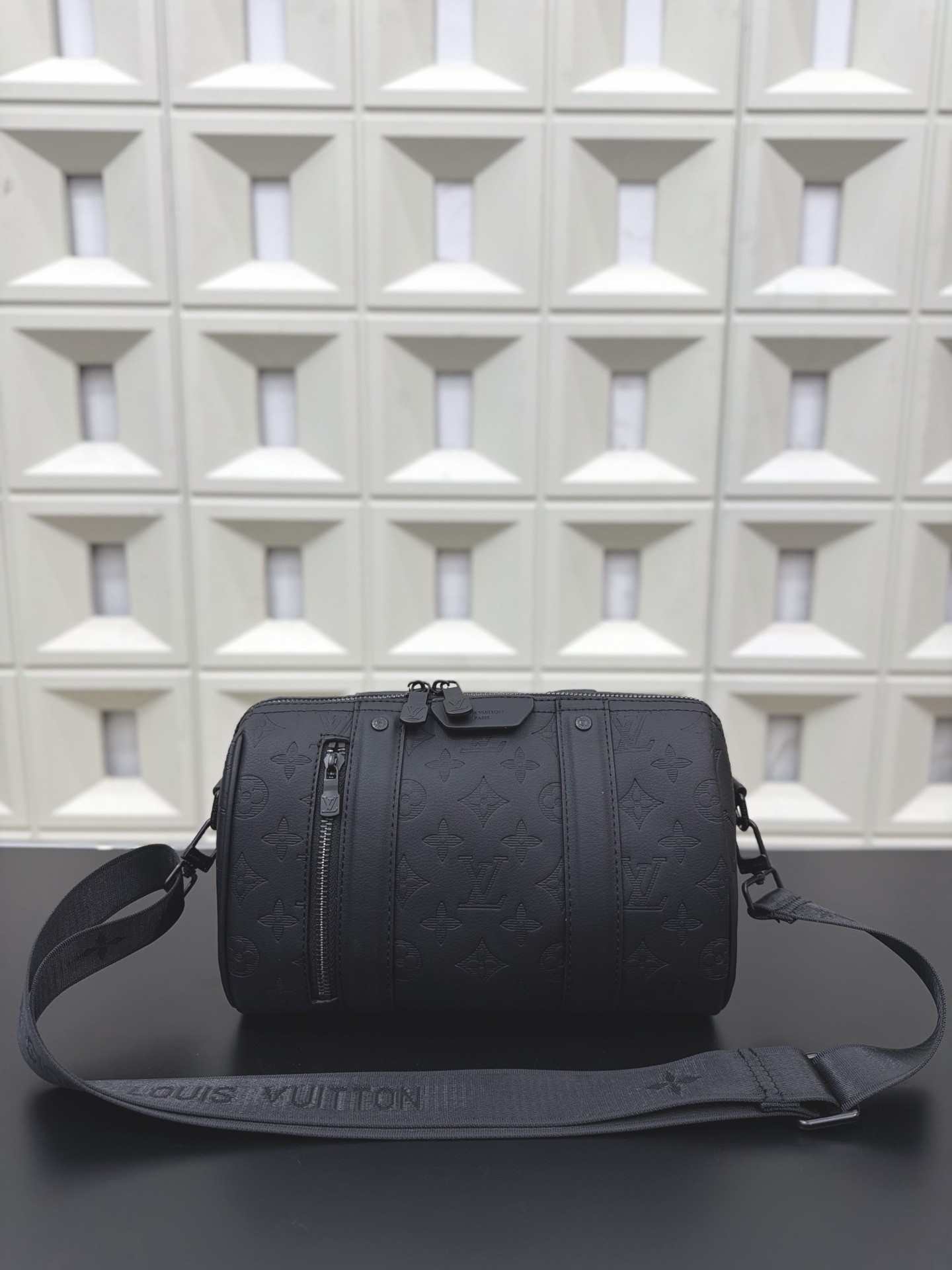 (Louis Vuitton)  City Keepall