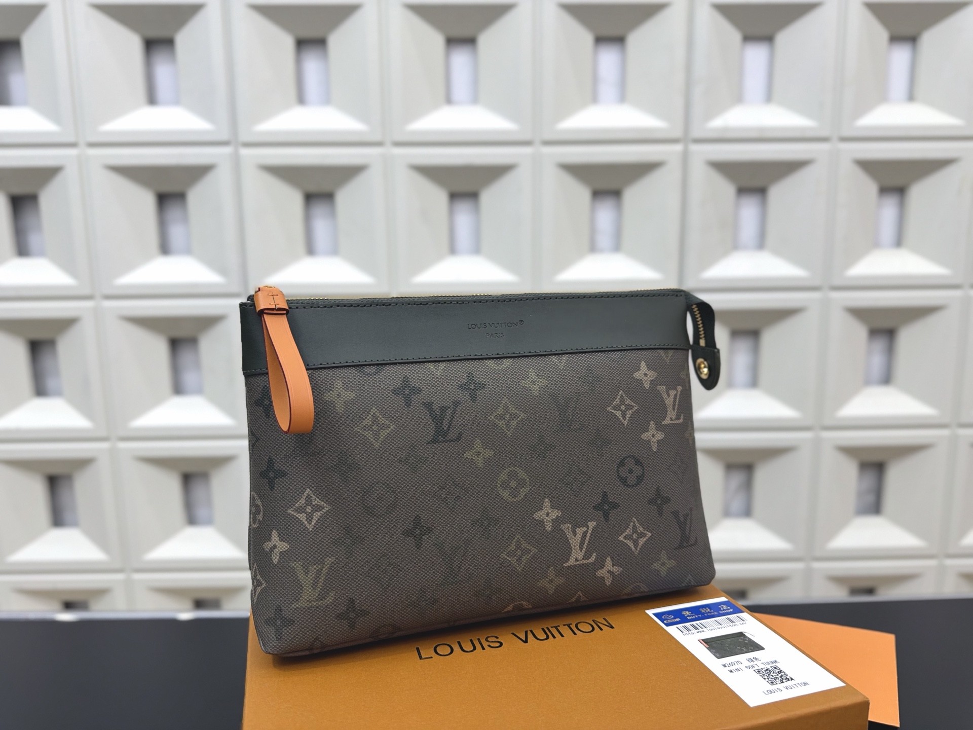 (Louis Vuitton) Clutch