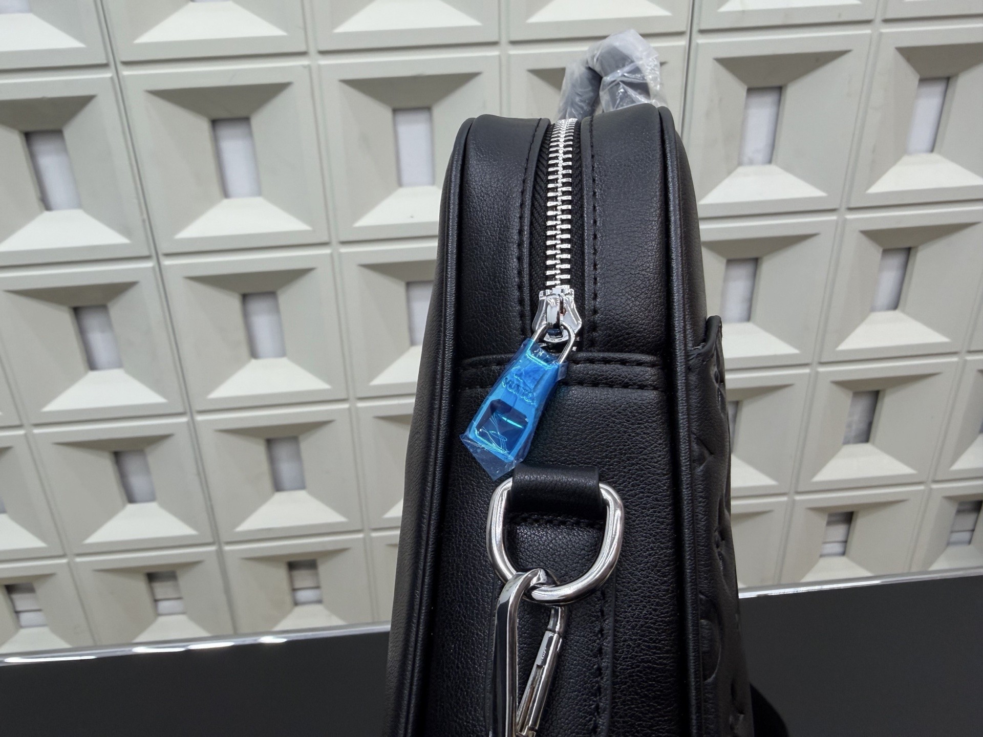 （Louis Vuitton）Sac Plat Horizontal Zippé