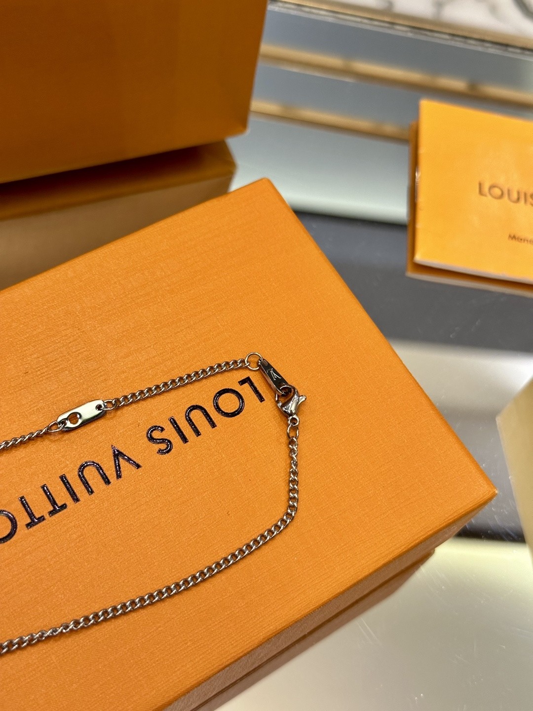 （Louis Vuitton）Monogram Eclipse