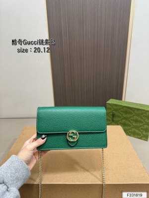 Gucci Interlocking G Dollar Calfskin Wallet On Chain