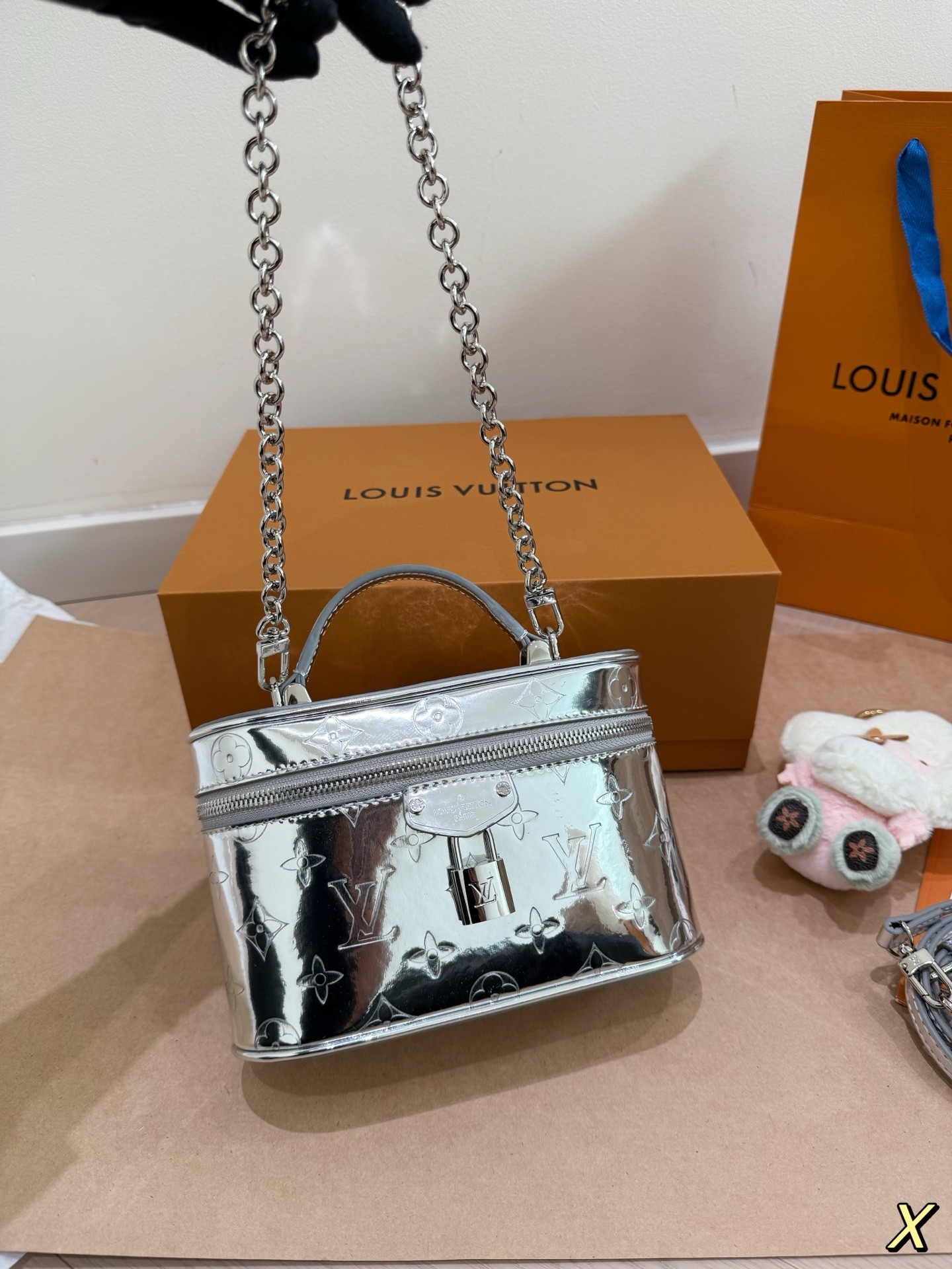 （Louis Vuitton）Vanity Chain Pouch