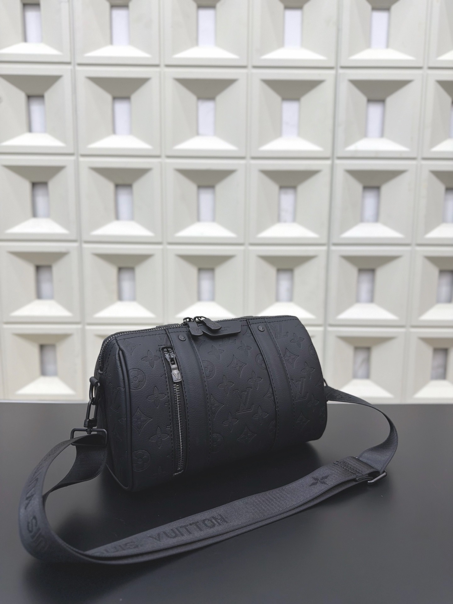 (Louis Vuitton)  City Keepall