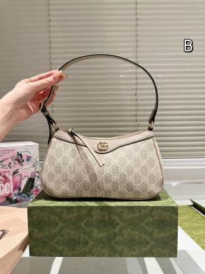Gucci Ophidia GG Supreme Mini Handbag