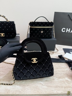 （Chanel）Mini sac en velours