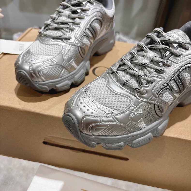 (Dior) Chrono Sneakers