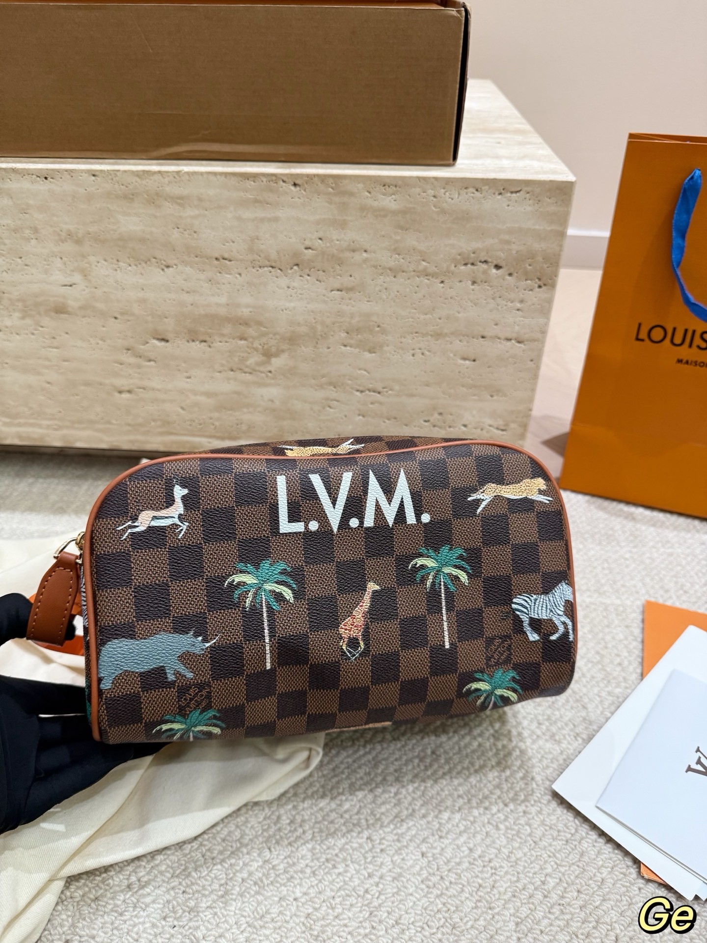 （Louis Vuitton） LV x The Darjeeling Limited Dopp Kit
