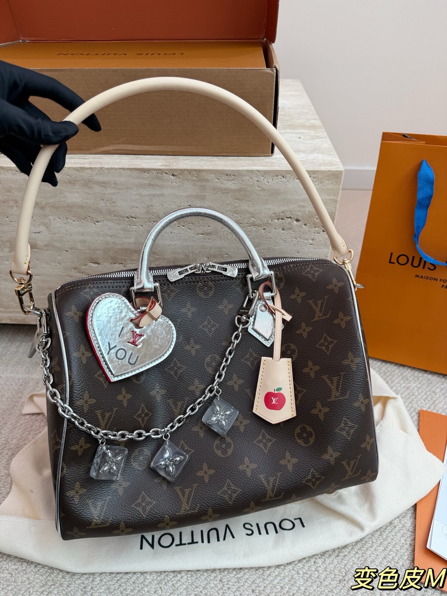 （Louis Vuitton） Speedy Bandoulière 30