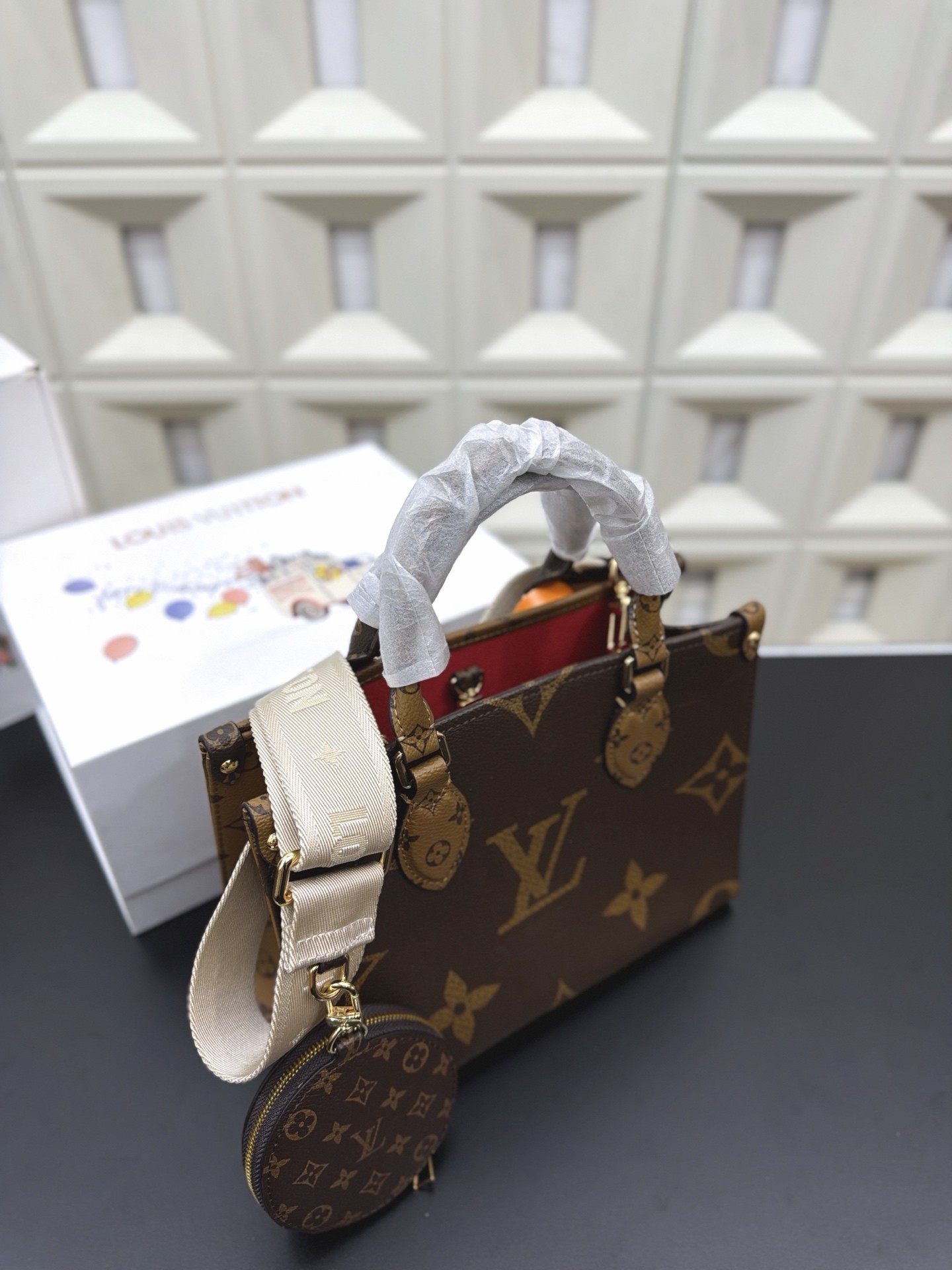 （Louis Vuitton）OnTheGo PM