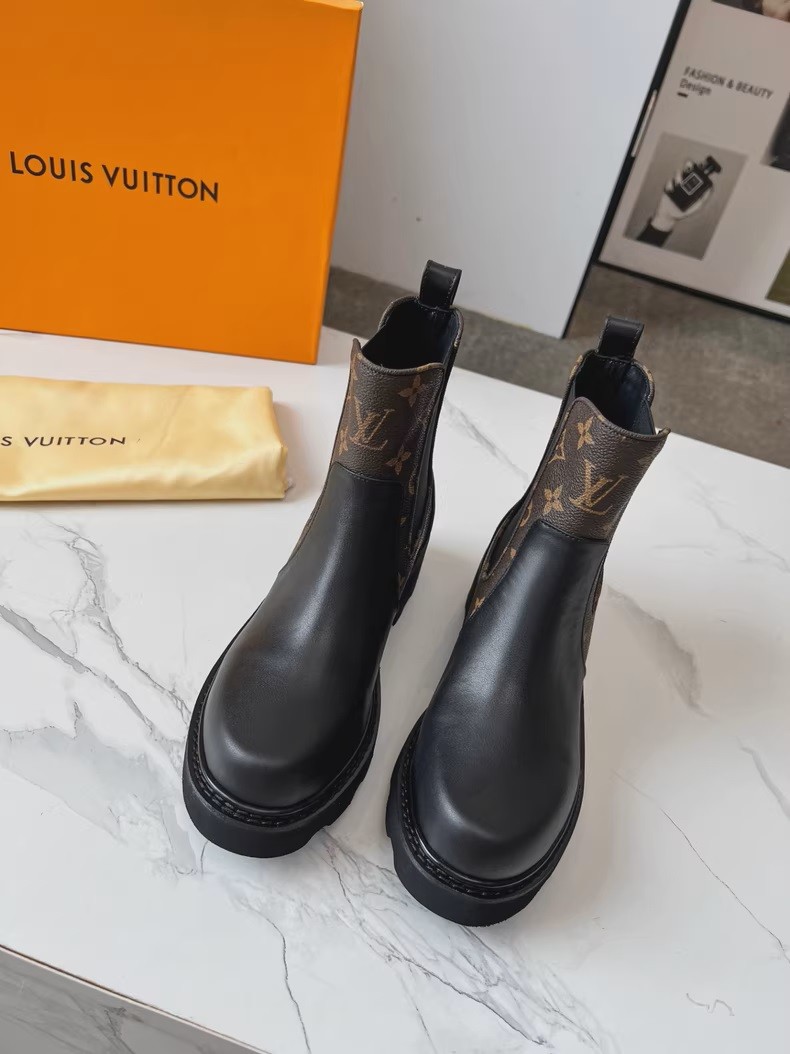 (Louis Vuitton) Poplar Ankle Boots.
