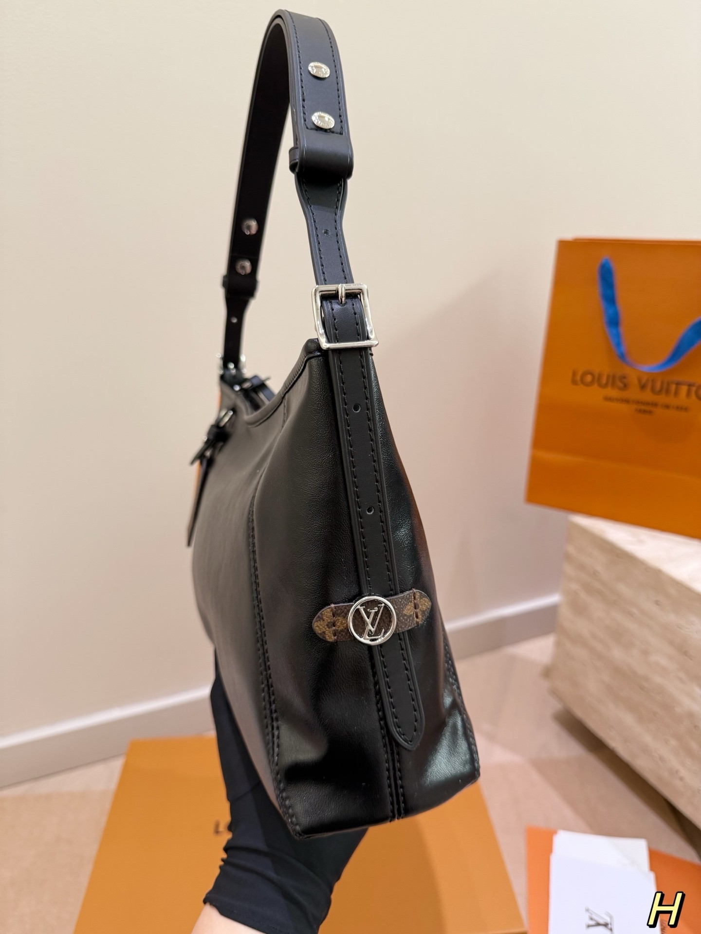 Louis Vuitton CarryAll Vibe PM