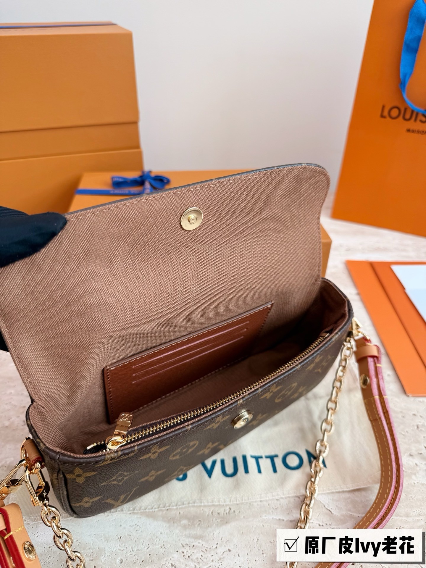 （Louis Vuitton） Wallet On Chain Ivy