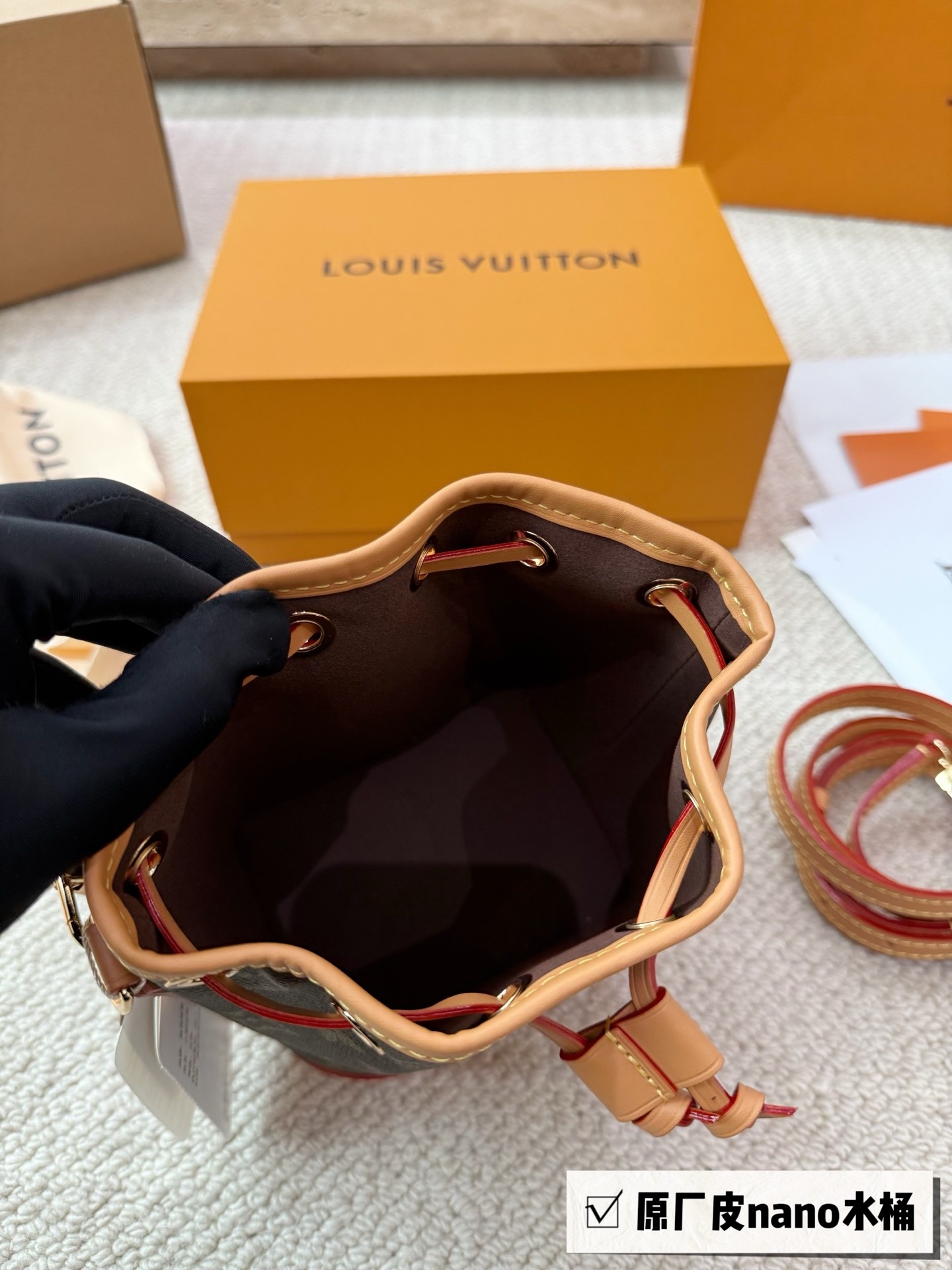 （Louis Vuitton）Nano Noé。
