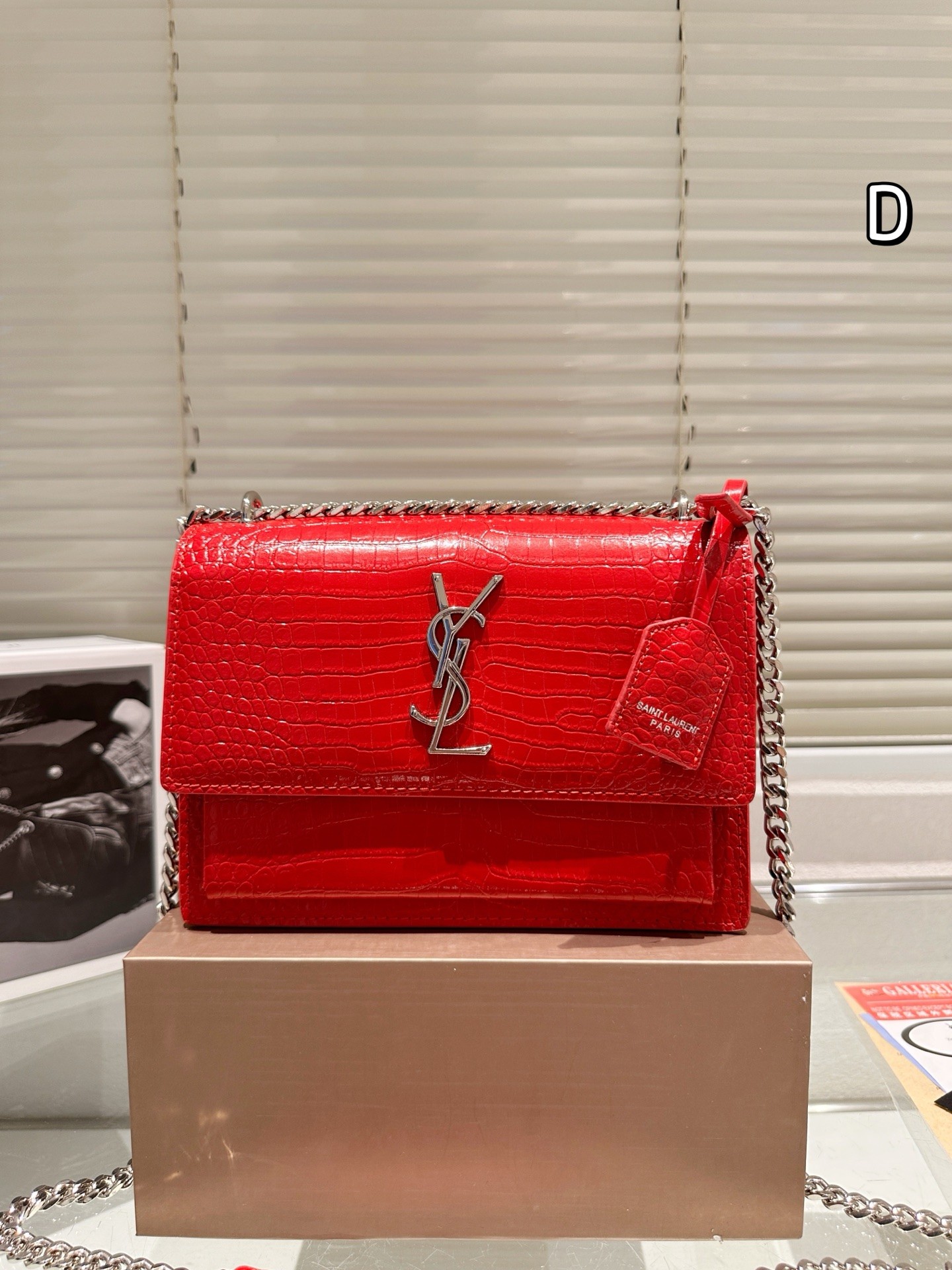 Sac Sunset moyen en crocodile embossé Saint Laurent.