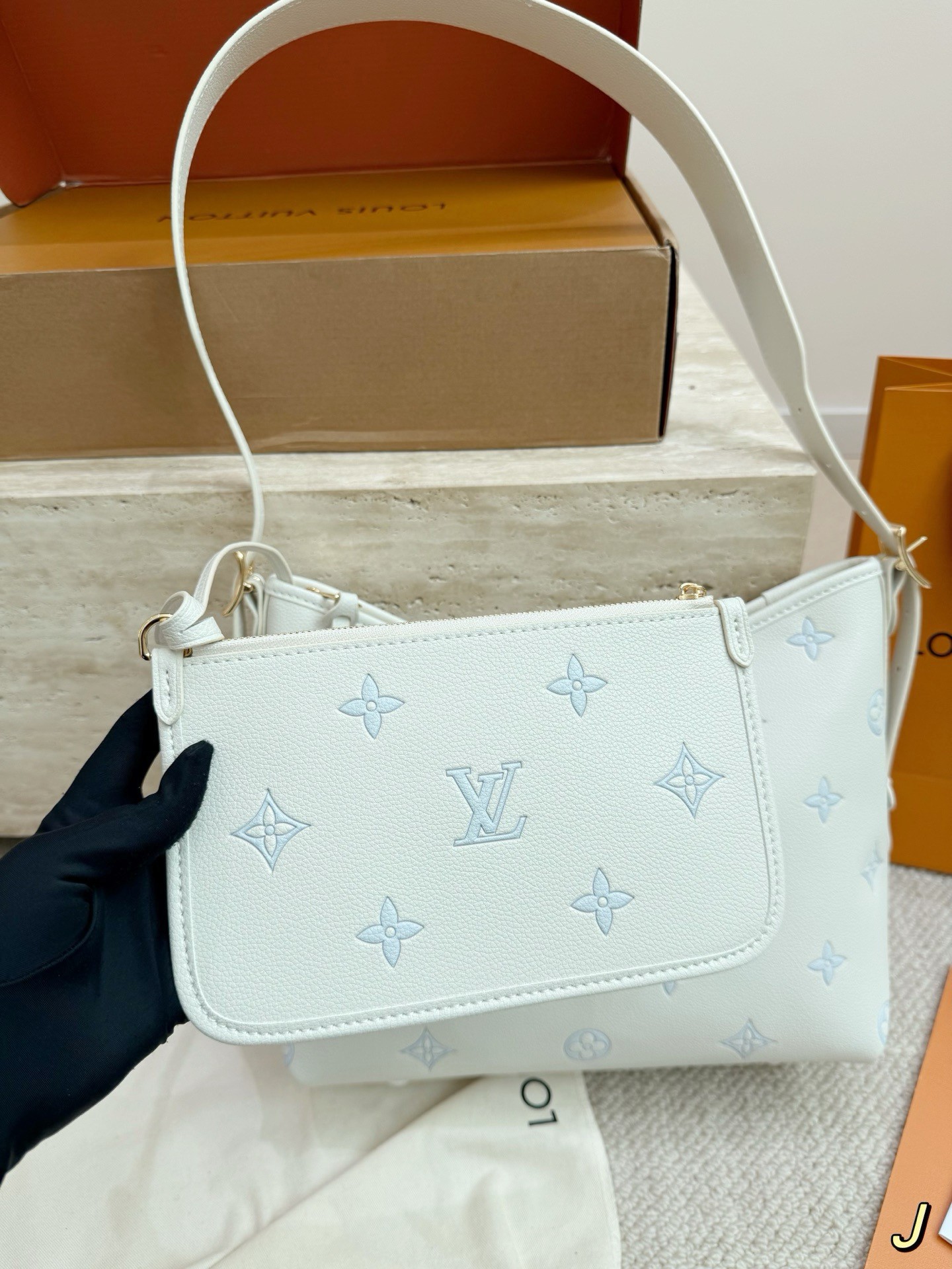 （Louis Vuitton） CarryAll PM