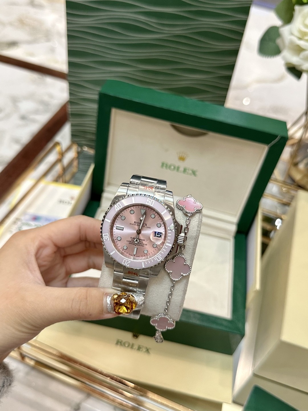 （Rolex）Pink Watch