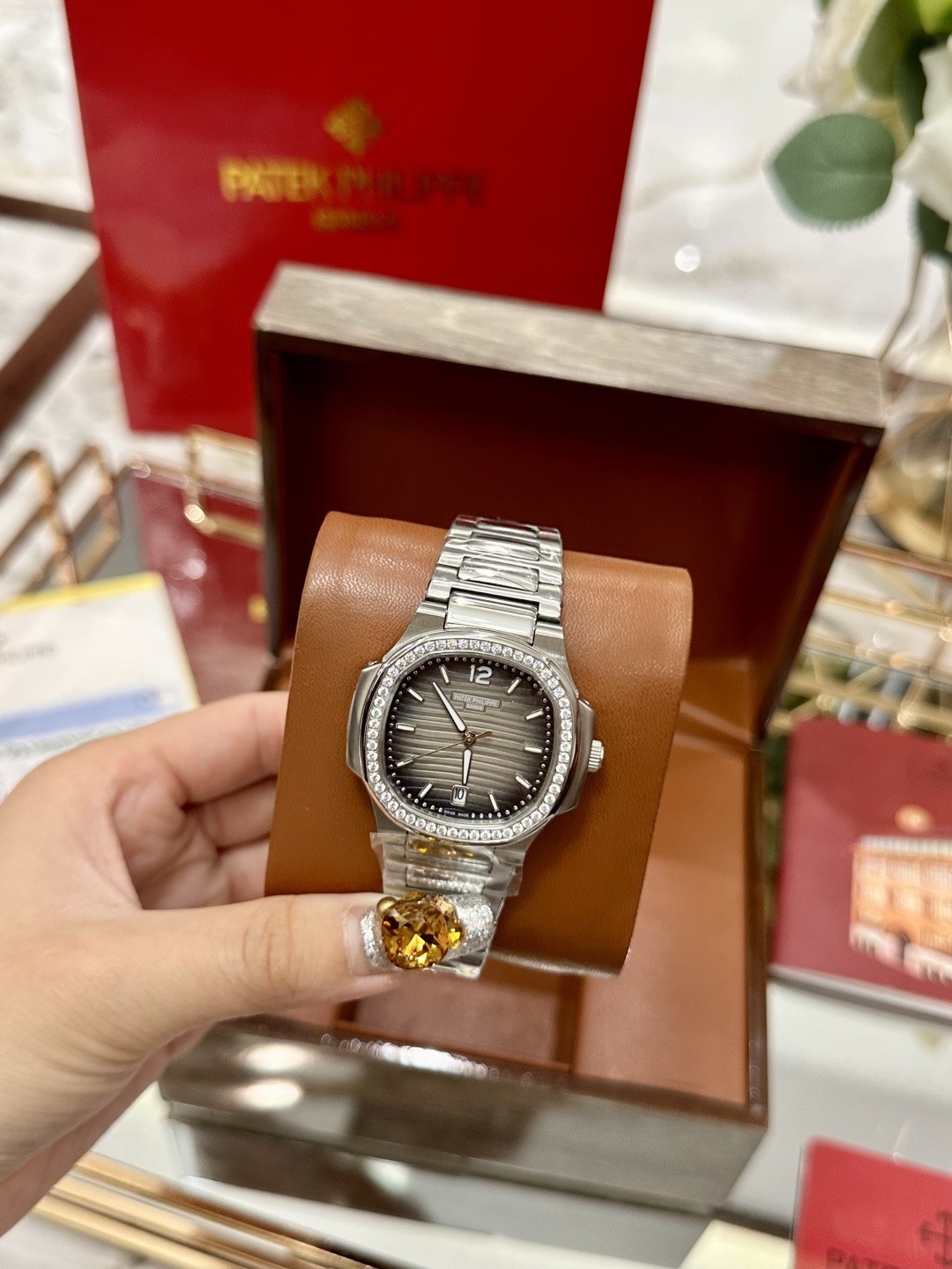 Patek Philippe Nautilus Ladies Automatic Watch