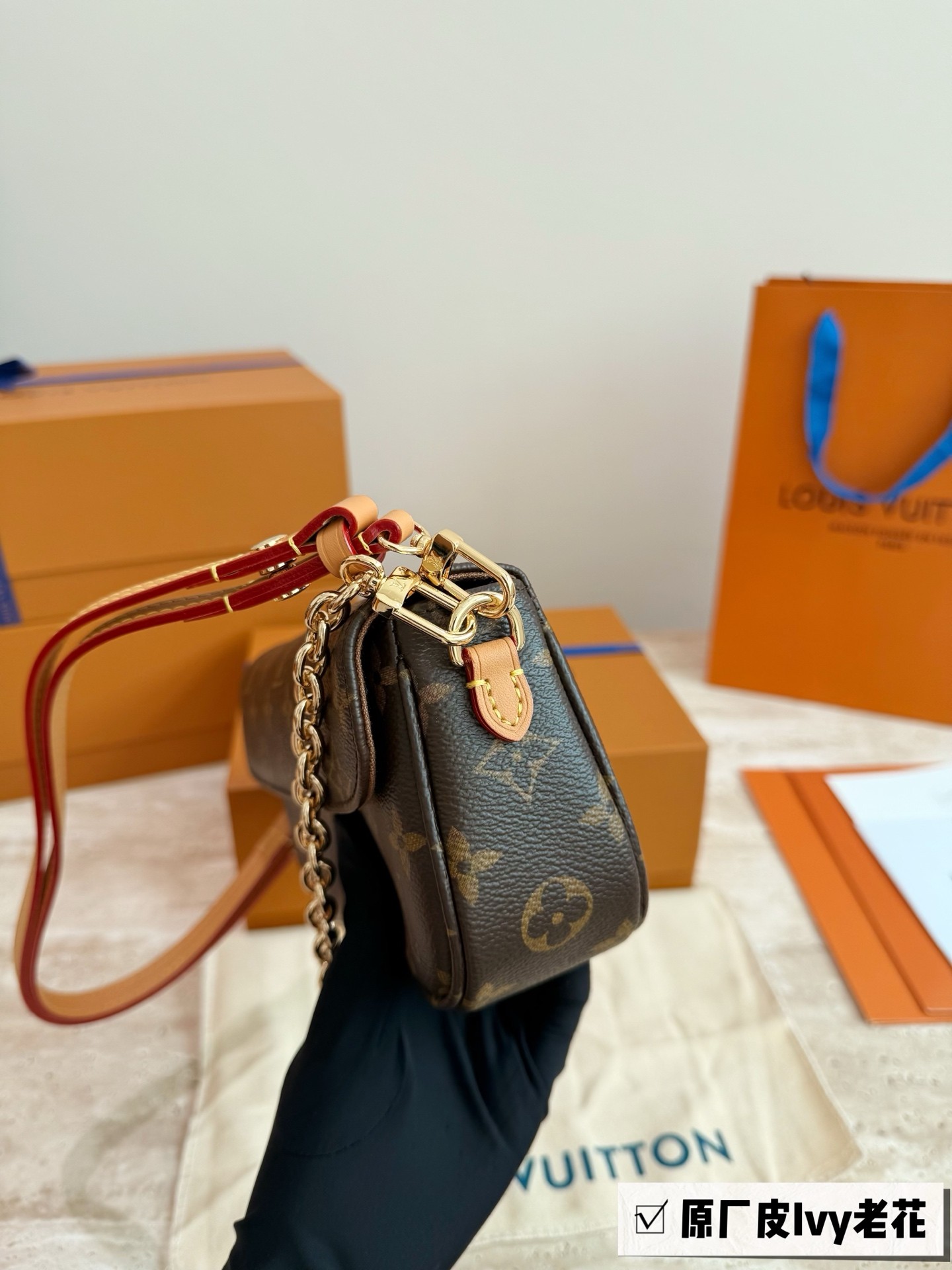 （Louis Vuitton） Wallet On Chain Ivy