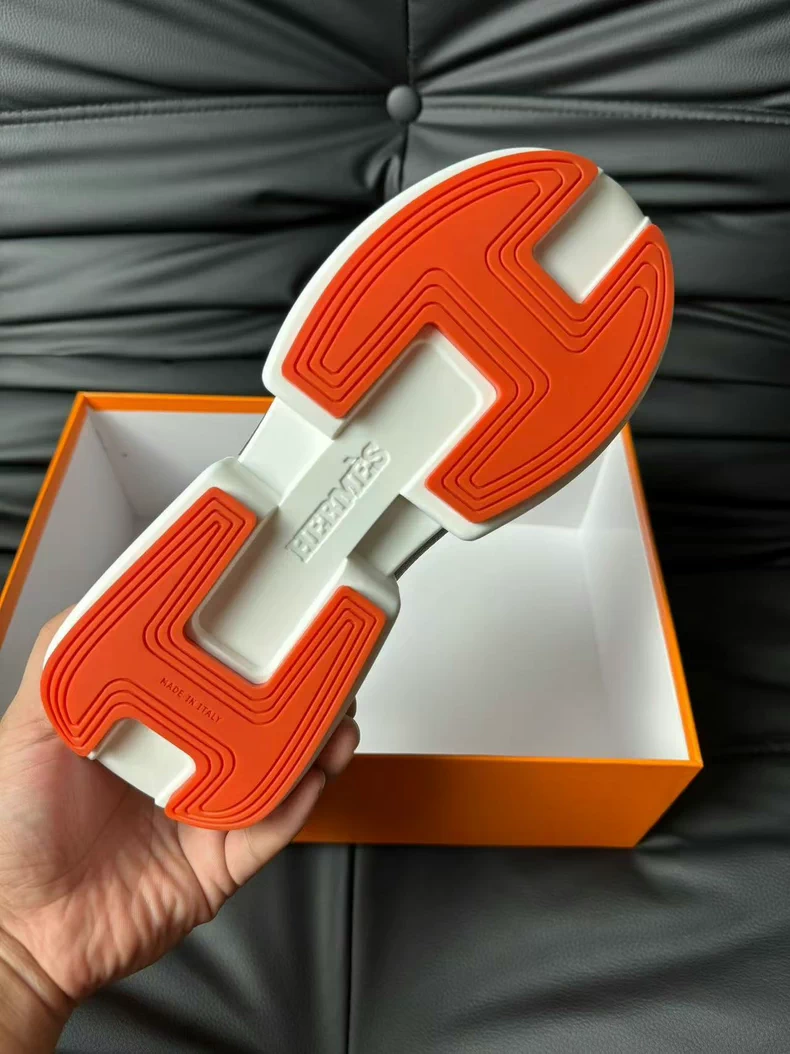 (Hermès) Bouncing sneakers