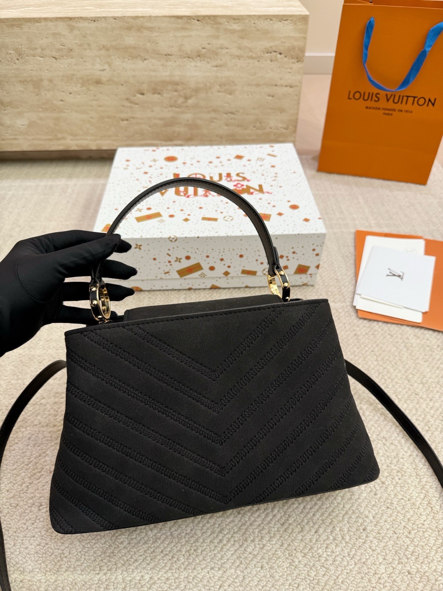 （Louis Vuitton）Capucines