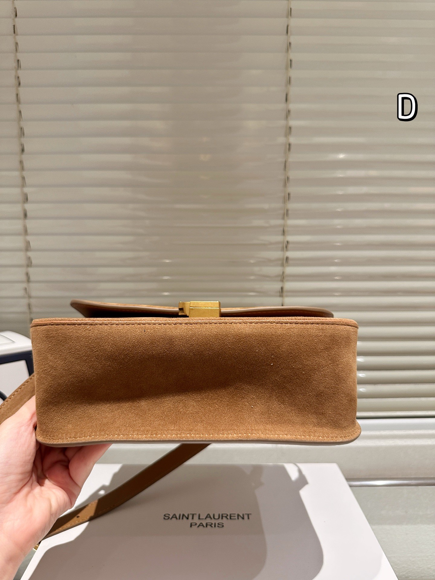 Sac à bandoulière moyen en daim Saint Laurent Solferino