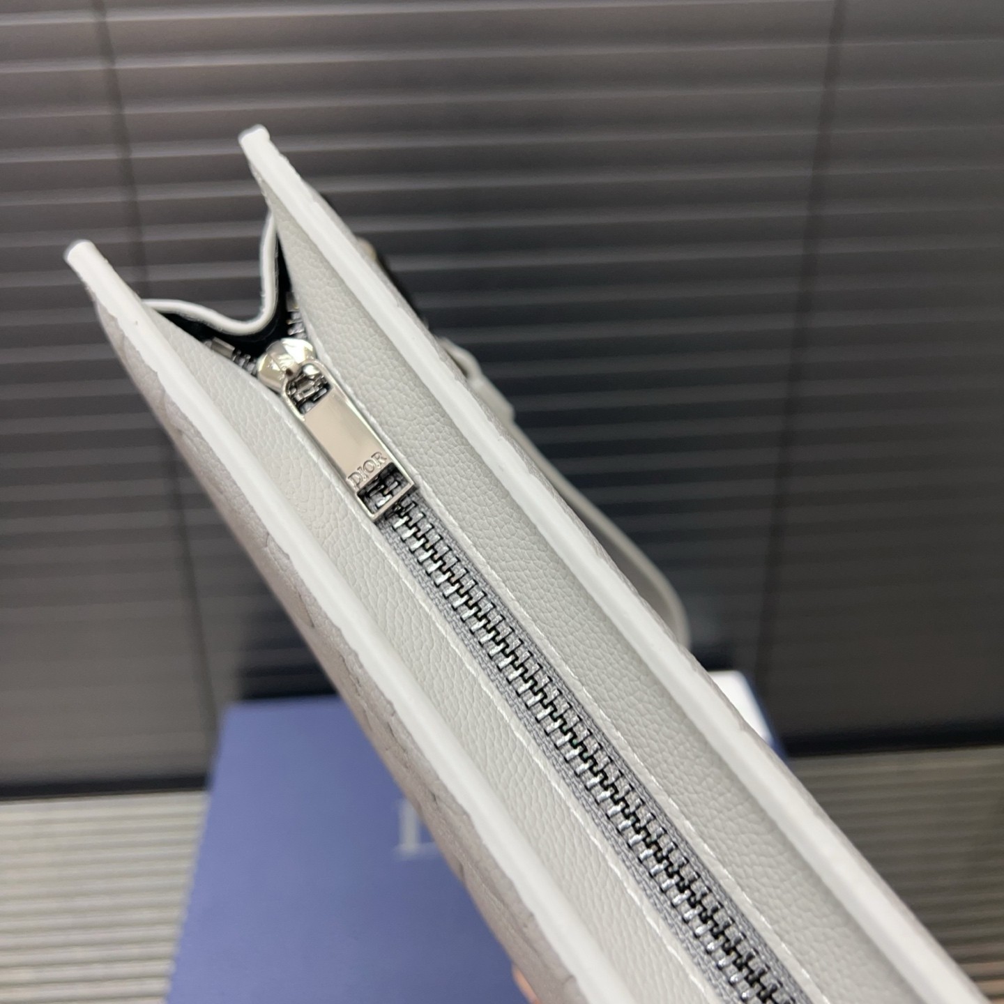 Pochette triangulaire Dior A5