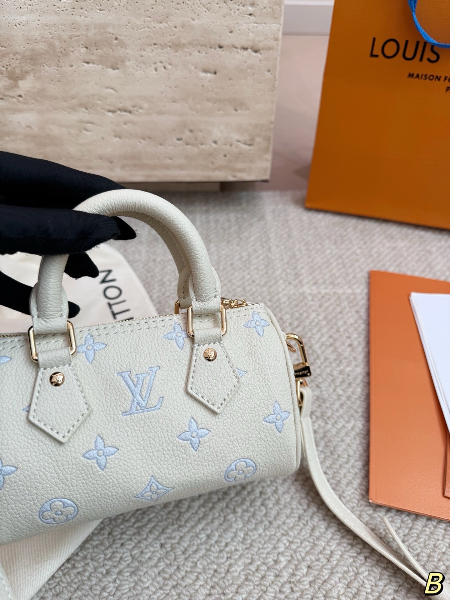 （Louis Vuitton） Speedy Bandoulière 20