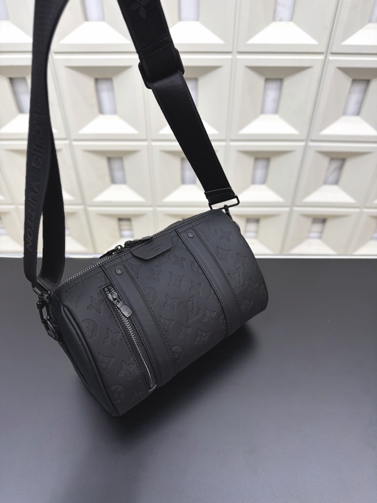 (Louis Vuitton)  City Keepall