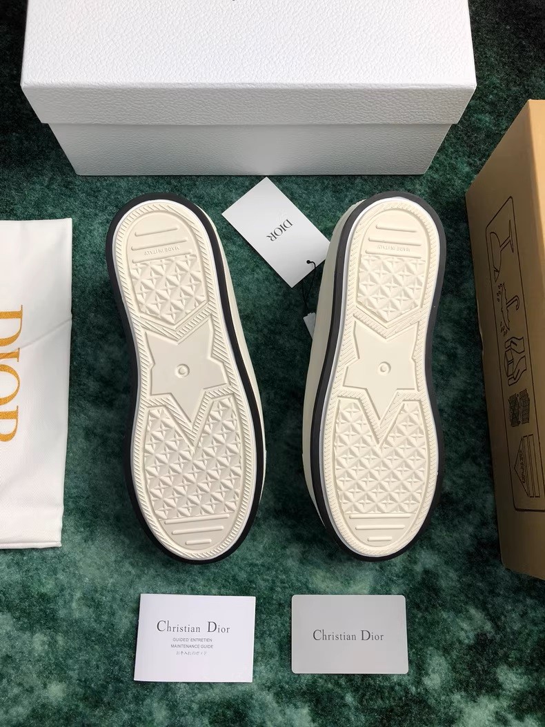 Dior Walk'n'Dior Sneakers