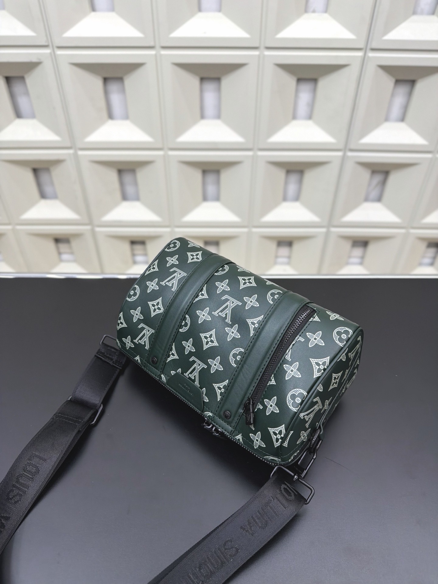（Louis Vuitton） City Keepall