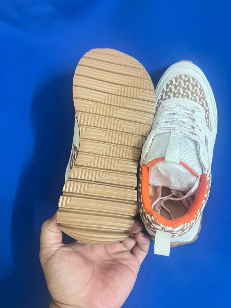 (Hermès) Boomerang Series Sneakers