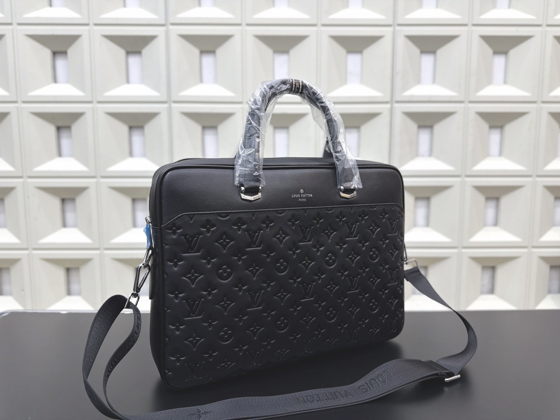 （Louis Vuitton）Sac Plat Horizontal Zippé