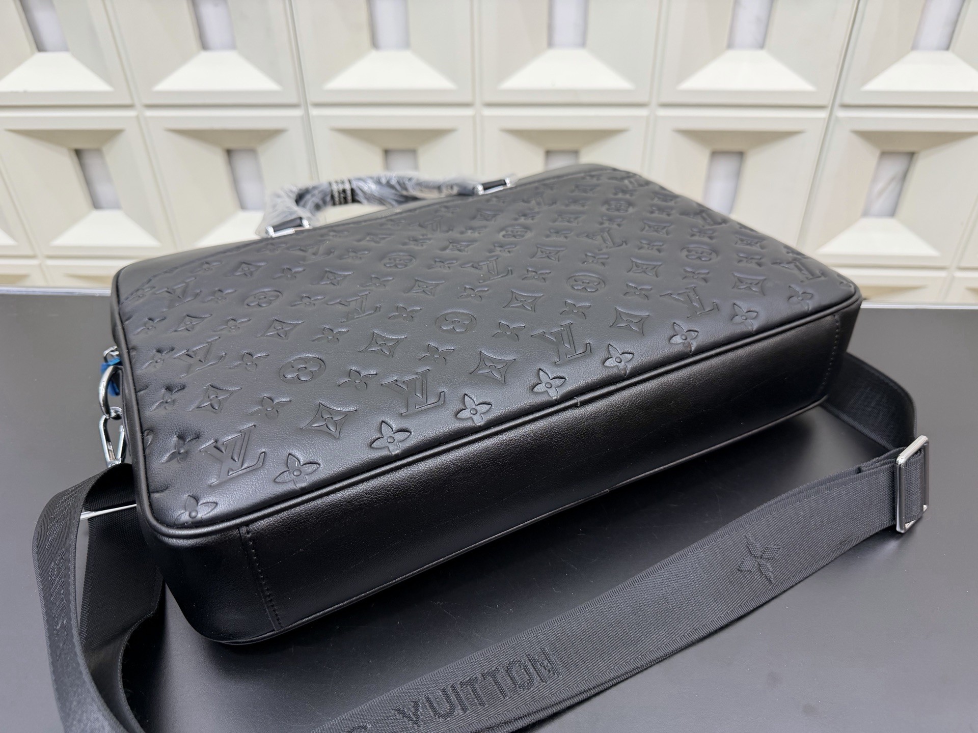 （Louis Vuitton）Sac Plat Horizontal Zippé