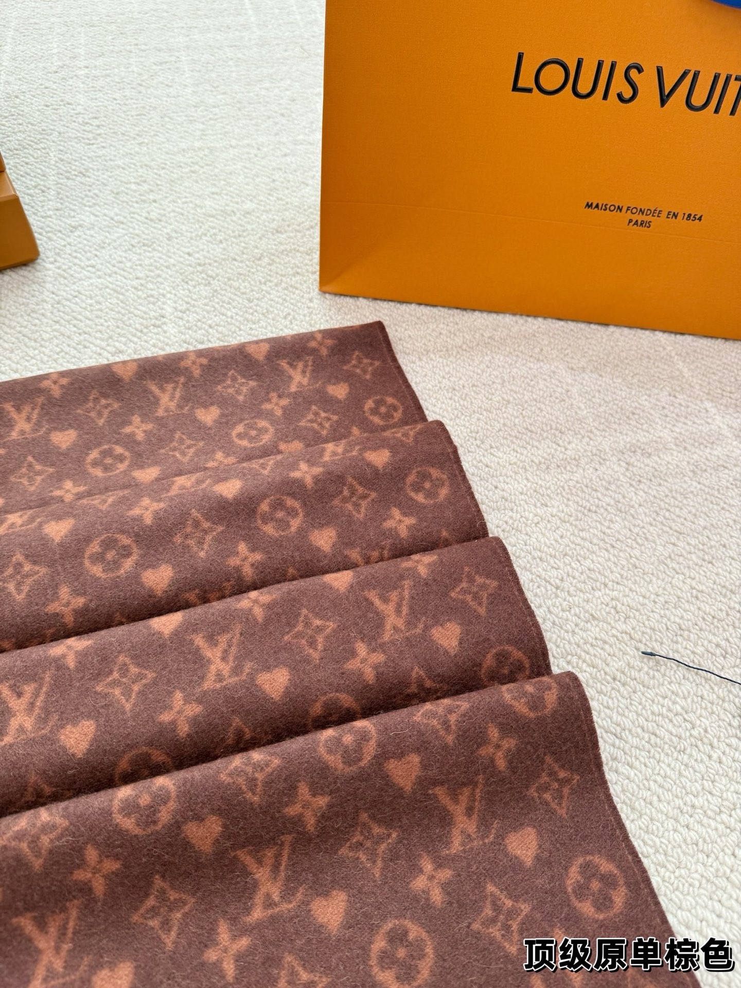 （Louis Vuitton） Monogram Shawl