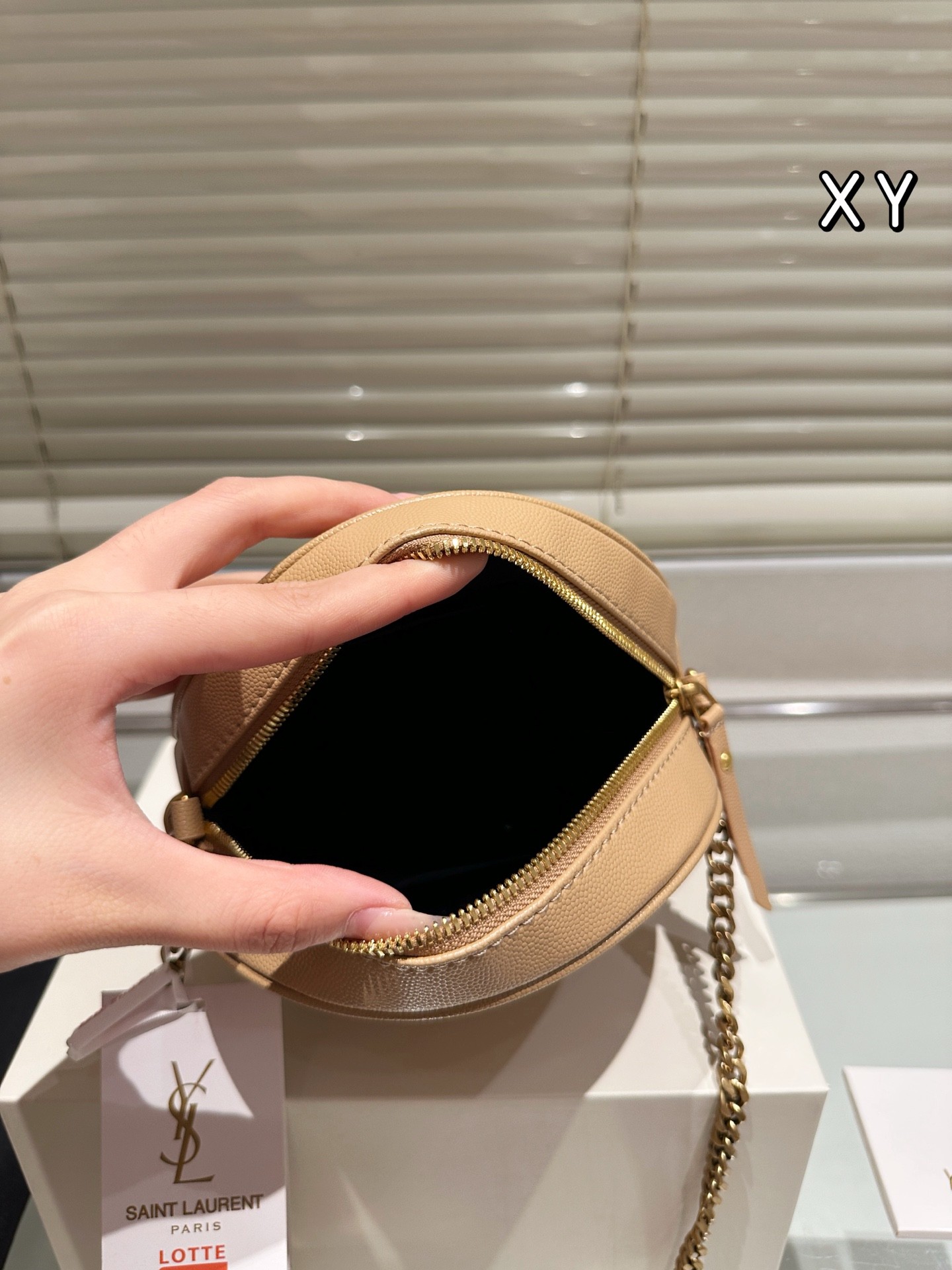 Sac photo rond Vinyle de Saint Laurent