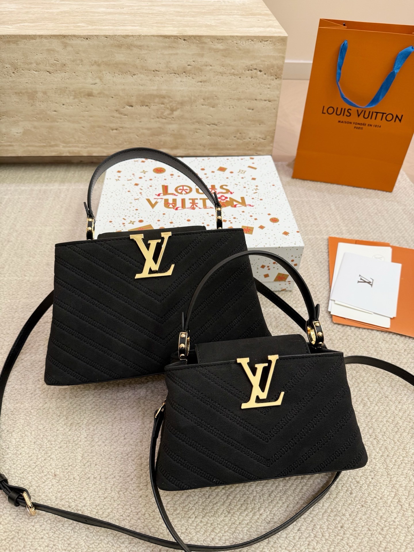 （Louis Vuitton）Capucines