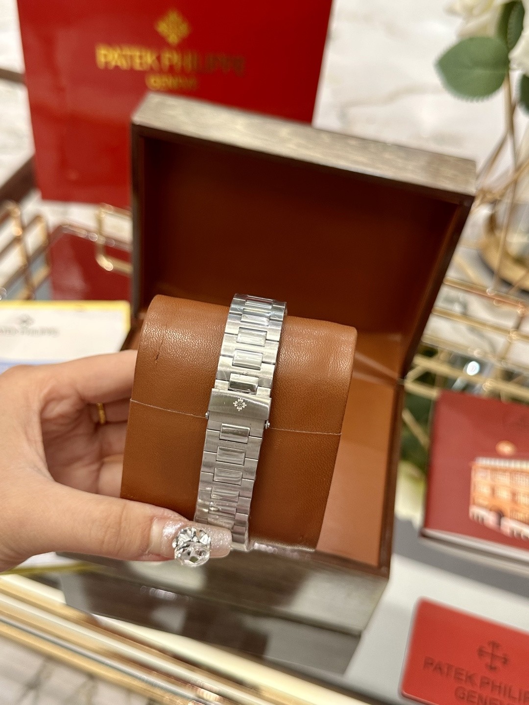 Patek Philippe Nautilus Automatic Mechanical Watch