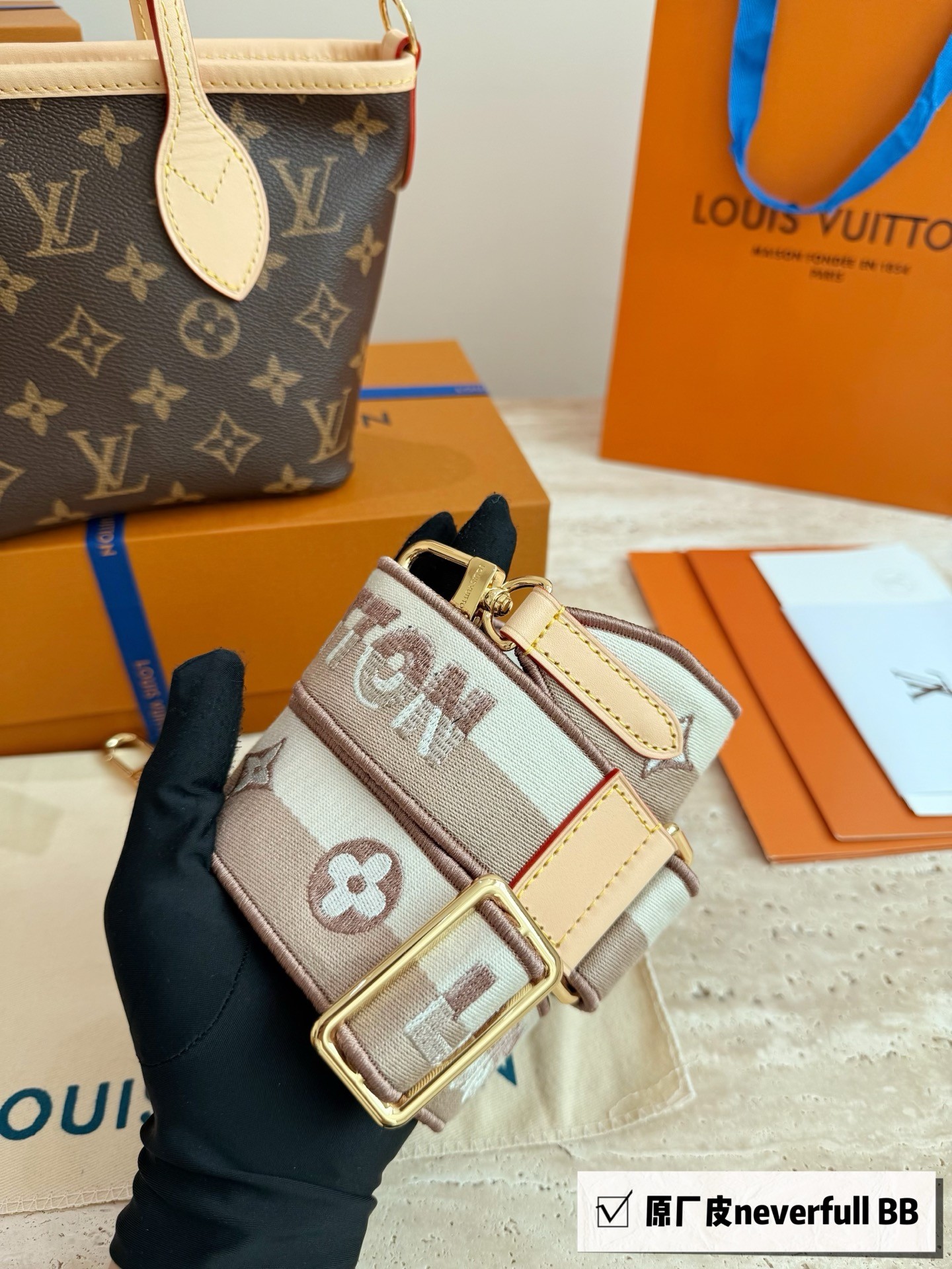 （Louis Vuitton） Neverfull BB