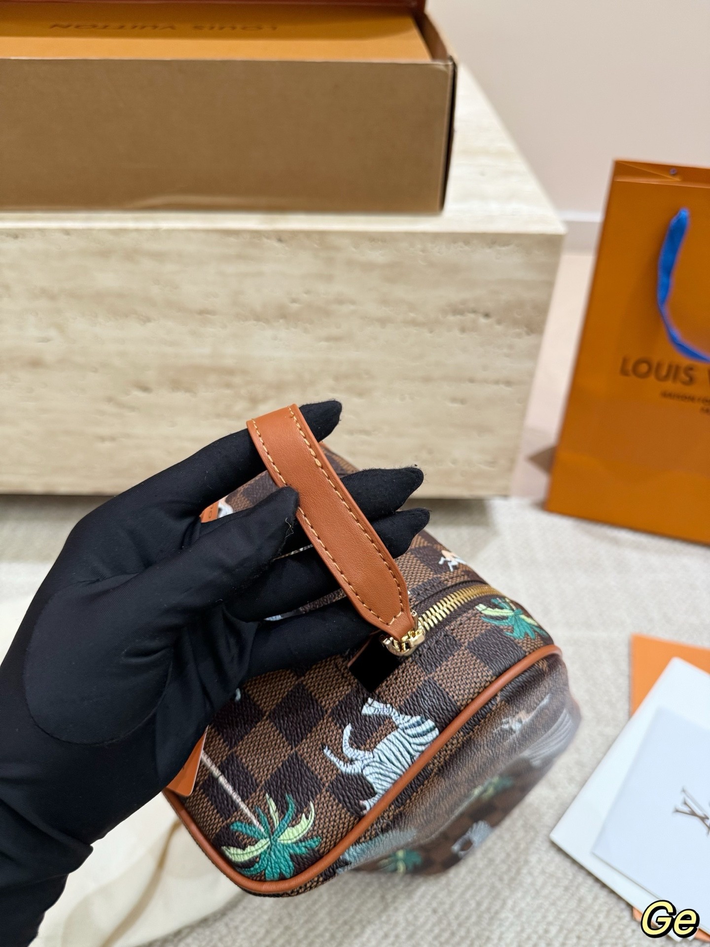 （Louis Vuitton） LV x The Darjeeling Limited Dopp Kit