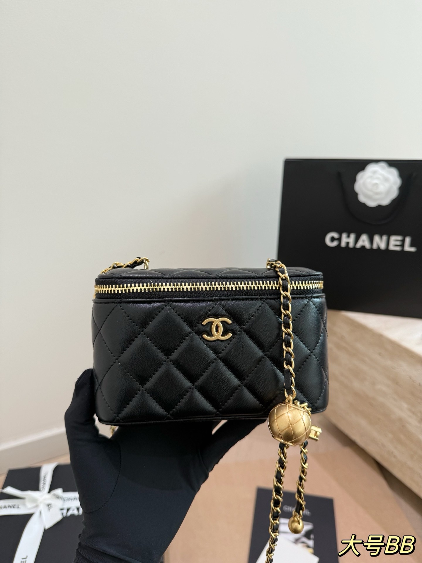(Chanel) Black Diamond Quilted Gold Ball Box Bag