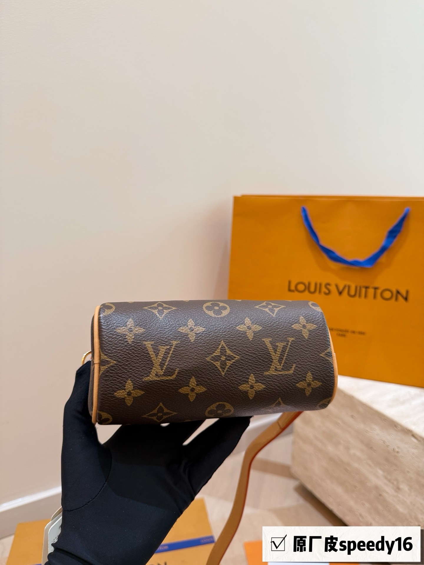 (Louis Vuitton) Nano Speedy handbag.