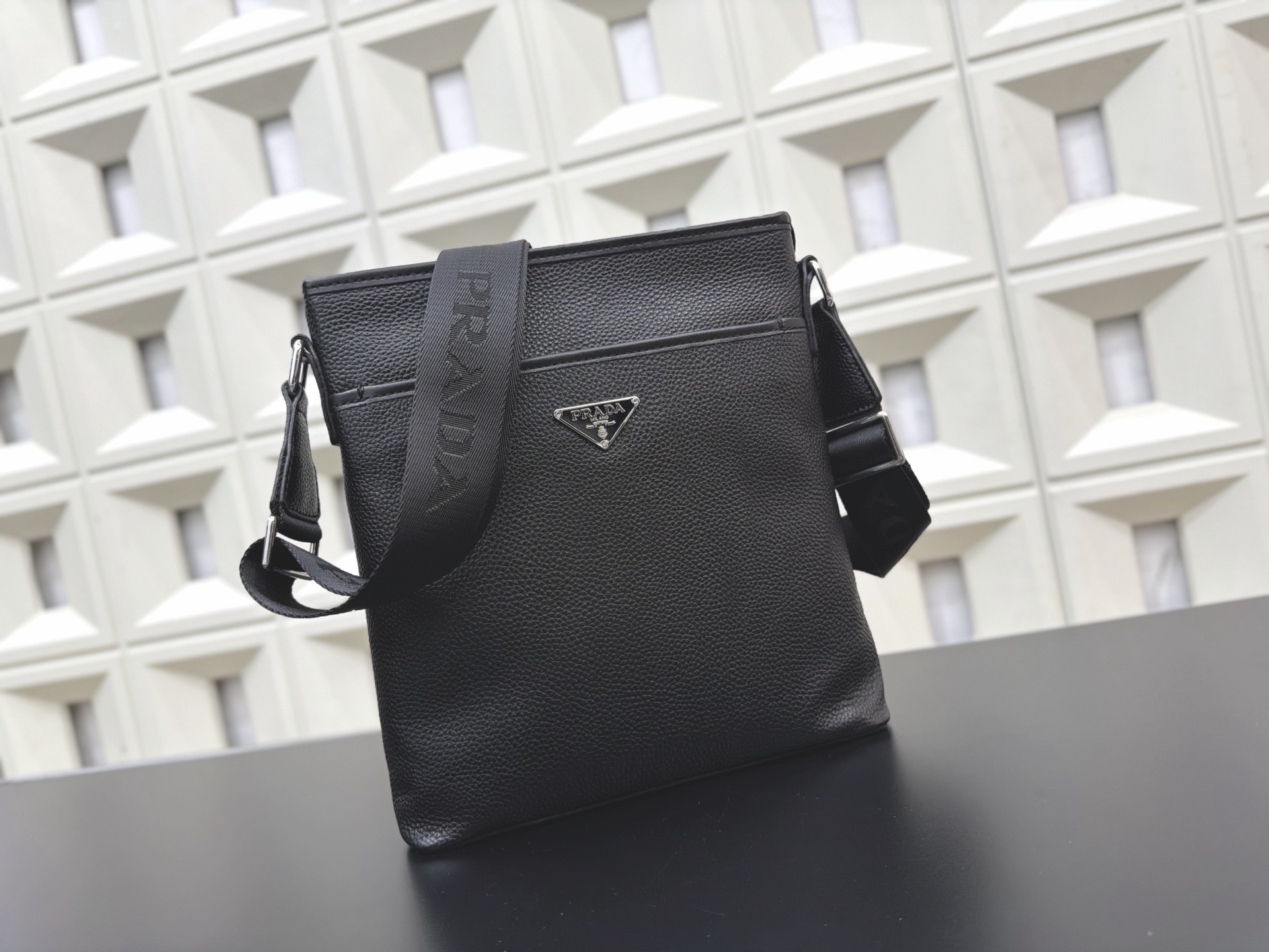 (Prada) Black Grained Leather Shoulder Bag